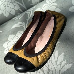 Pretty Ballerinas Two-Tone Ballet Flats sz 40